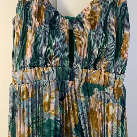 ASTR The Label Maxi Dress with Gold Chain Straps - Size XS - Picture 2 of 3